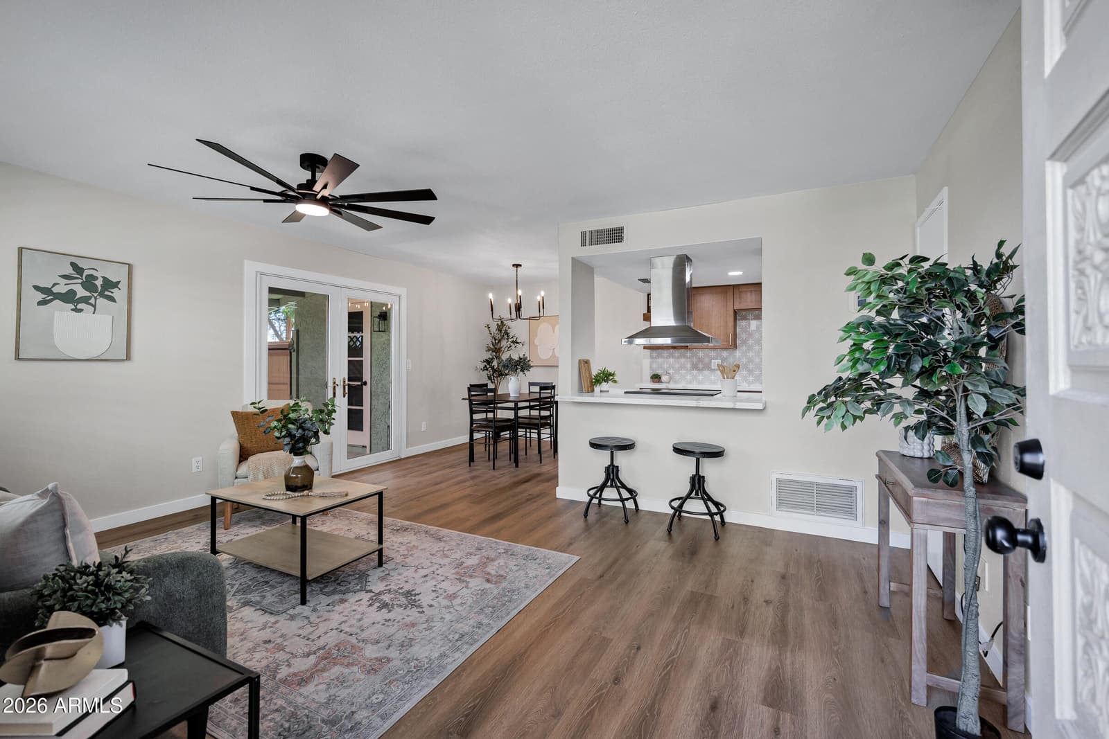 10208 N 8TH Place B, Phoenix, AZ 85020 — photo 2 of 25
