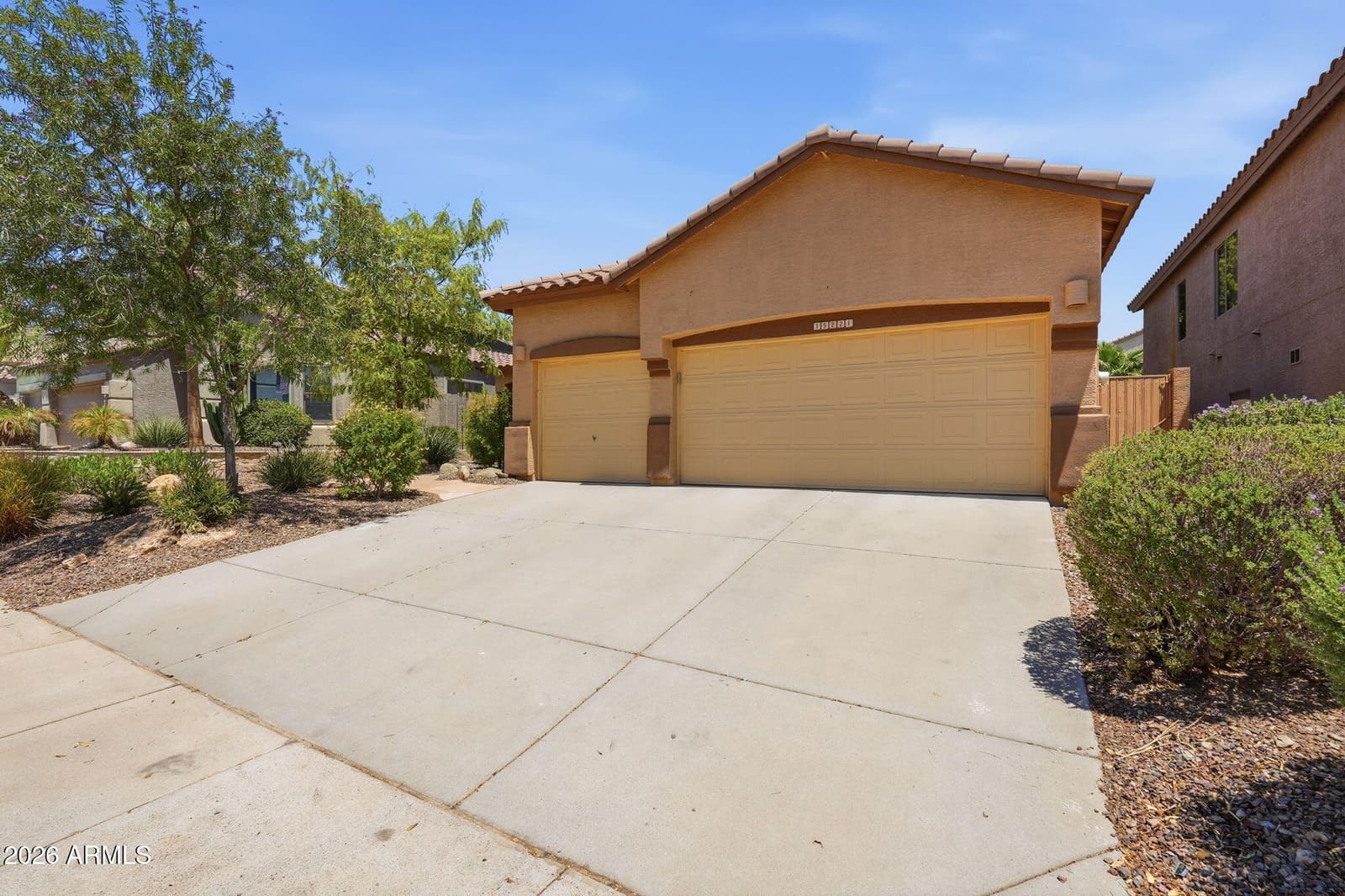 15221 S 18TH Avenue, Phoenix, AZ 85045 — photo 2 of 37