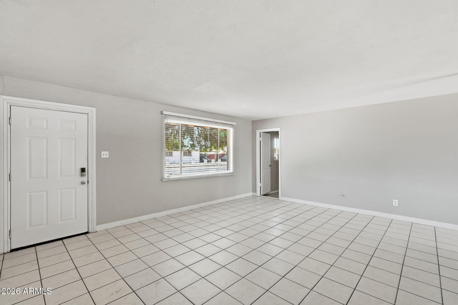 2964 N 53RD Drive, Phoenix, AZ 85031 — photo 10 of 39