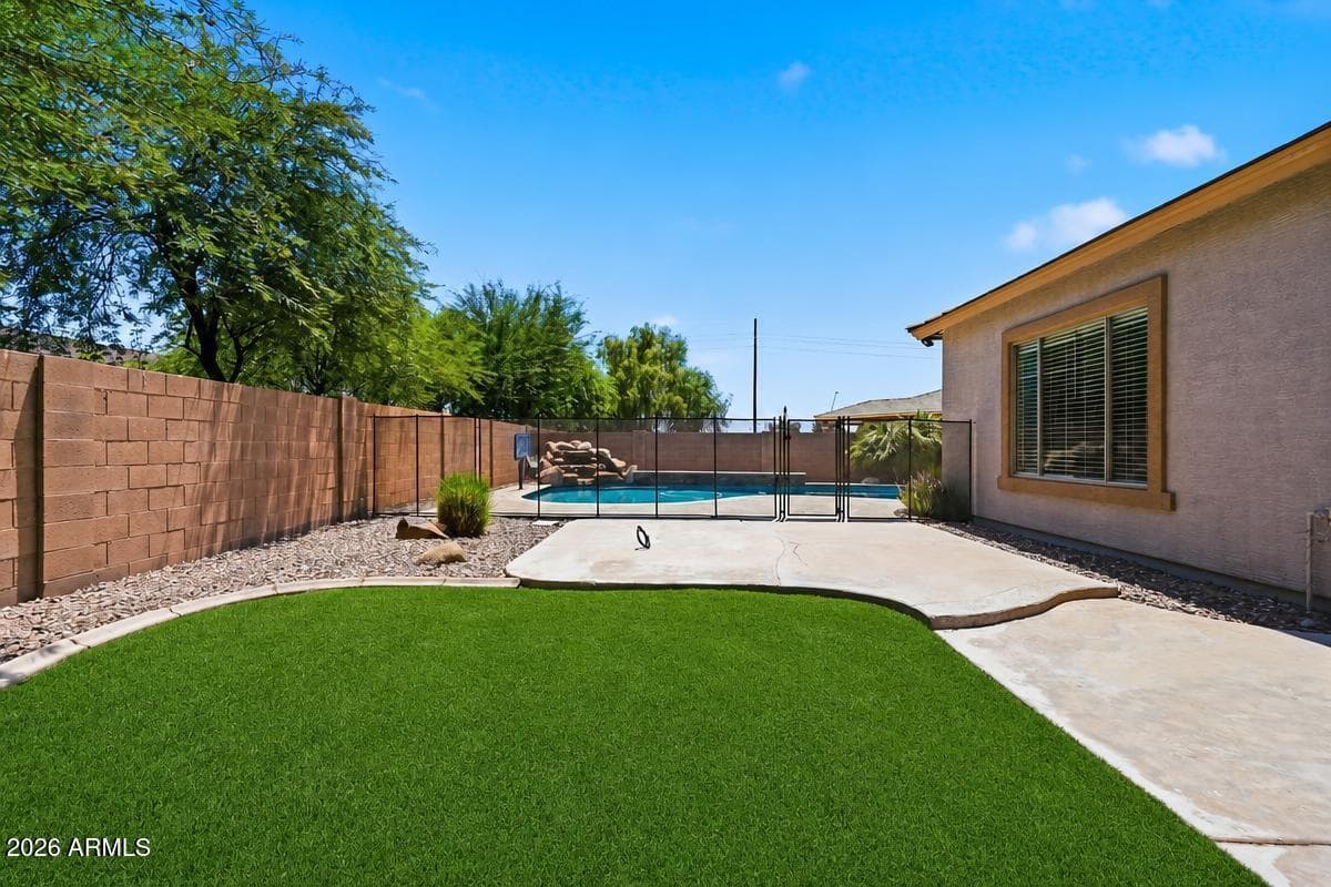 845 N THUNDERBIRD Avenue, Gilbert, AZ 85234 — photo 41 of 55