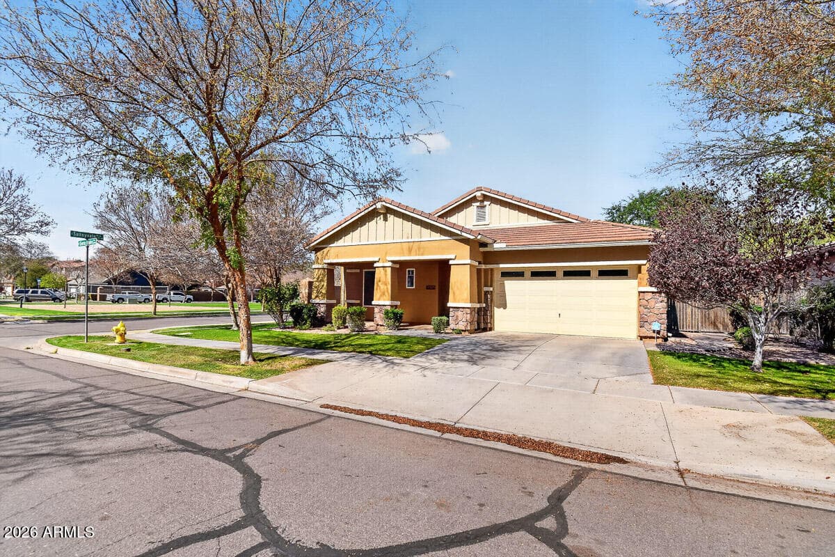 3424 E SIERRA MADRE Avenue, Gilbert, AZ 85296 — photo 1 of 47