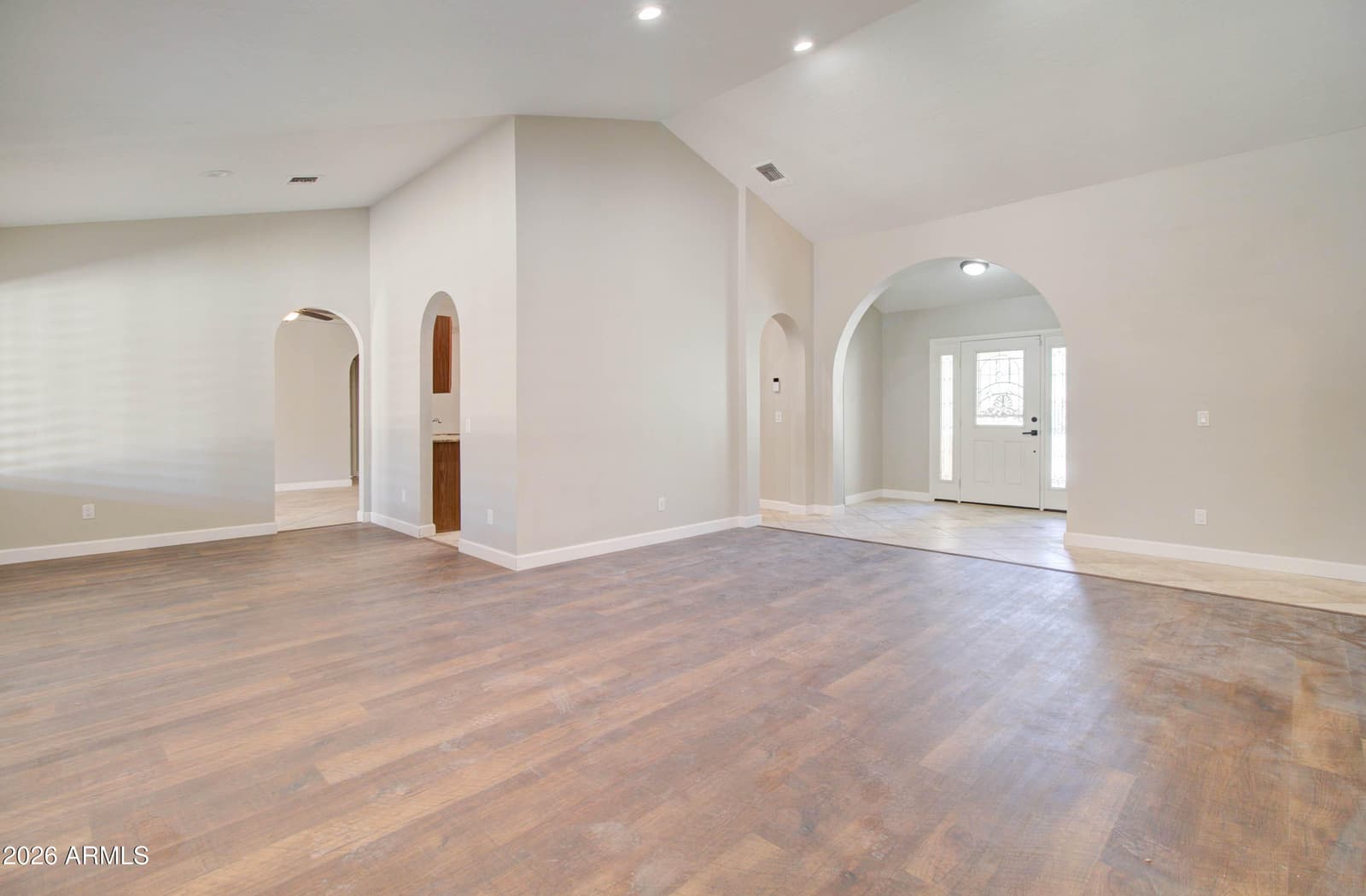 4509 E PEARCE Road, Phoenix, AZ 85044 — photo 10 of 57