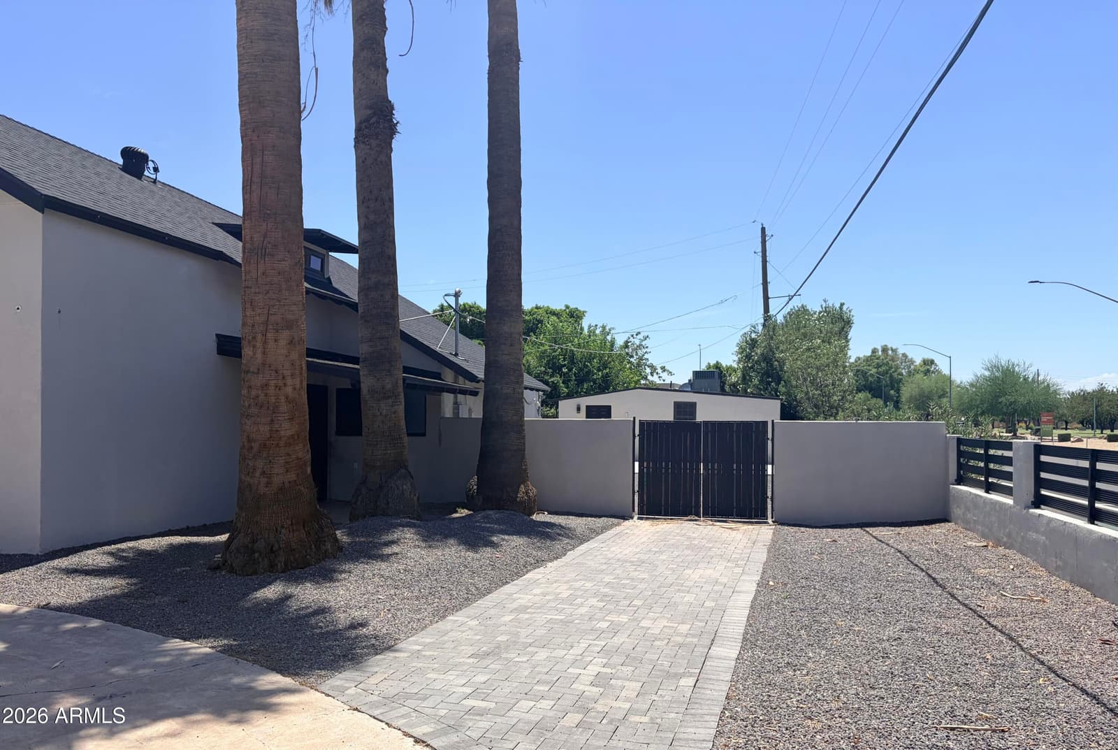 753 W 6TH Drive, Mesa, AZ 85210 — photo 4 of 40
