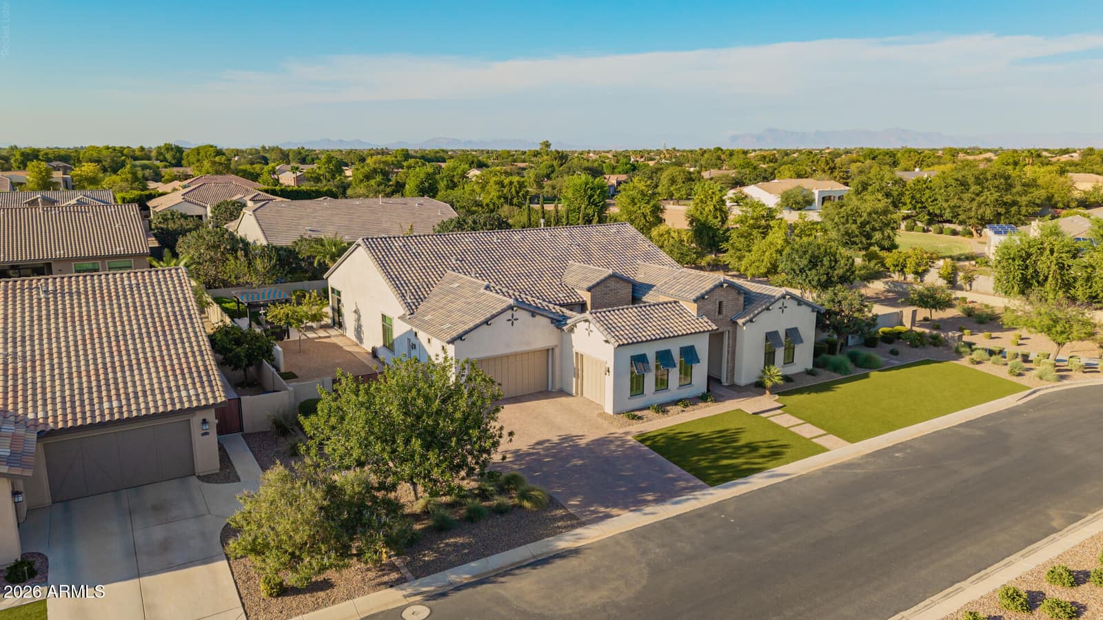 2580 E VALLEJO Drive, Gilbert, AZ 85298 — photo 7 of 90
