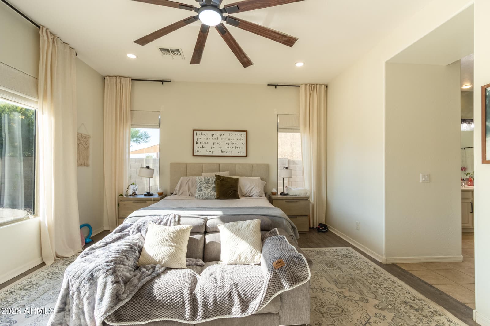 2422 W CLEARVIEW Trail, Anthem, AZ 85086 — photo 15 of 43