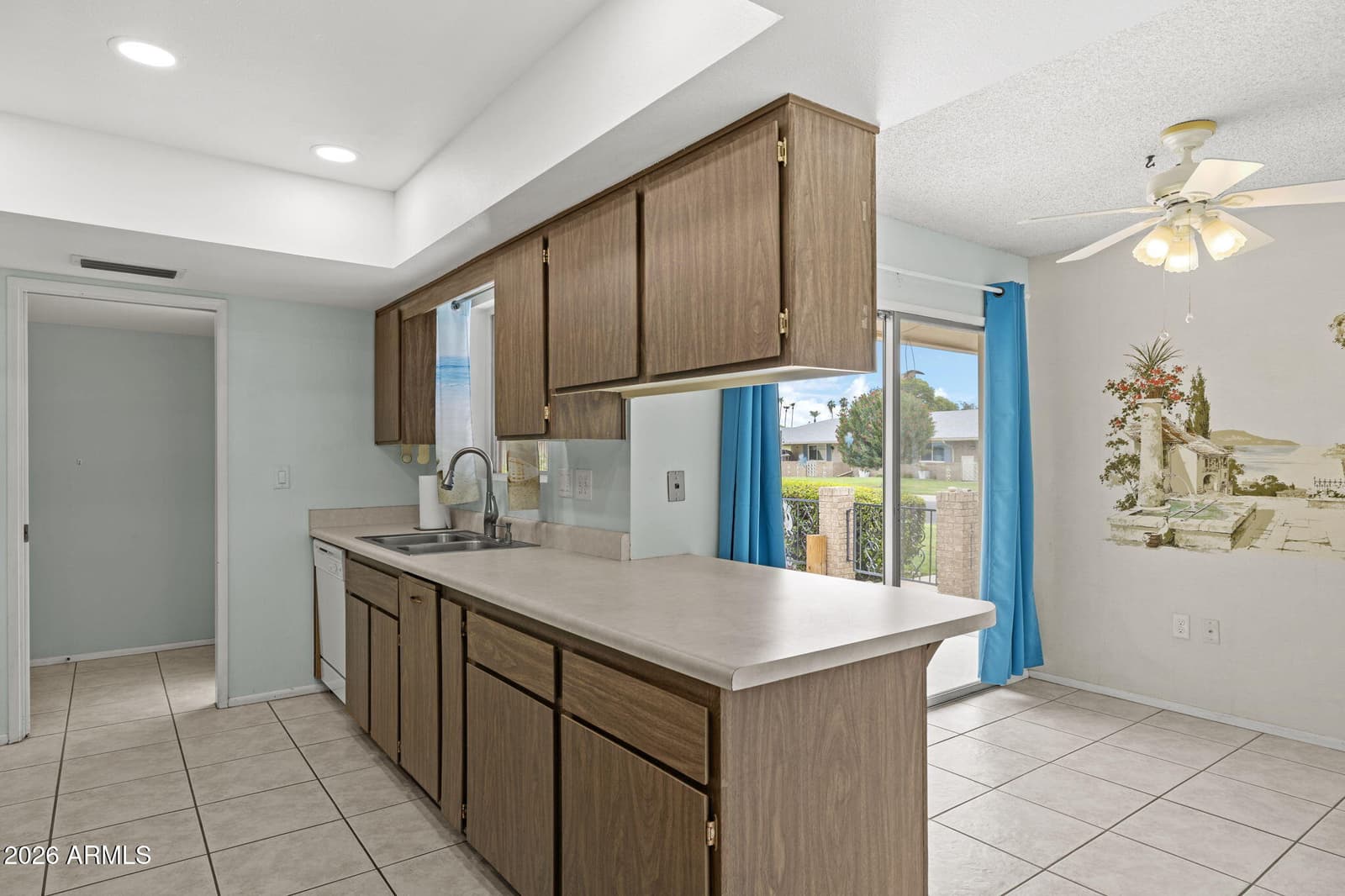 10432 W DESERT FOREST Circle, Sun City, AZ 85351 — photo 7 of 27