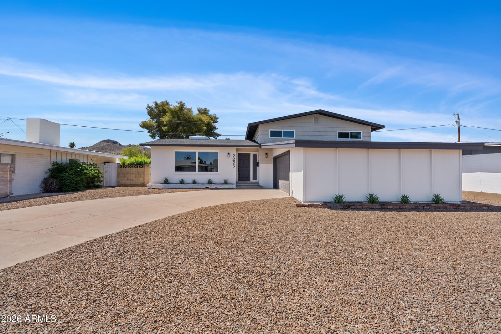 2225 E NISBET Road, Phoenix, AZ 85022 — photo 1 of 17