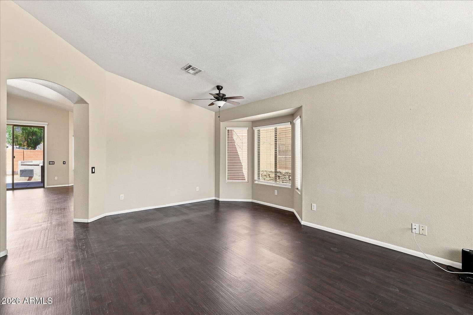 4034 W CHISUM Trail, Phoenix, AZ 85083 — photo 4 of 40