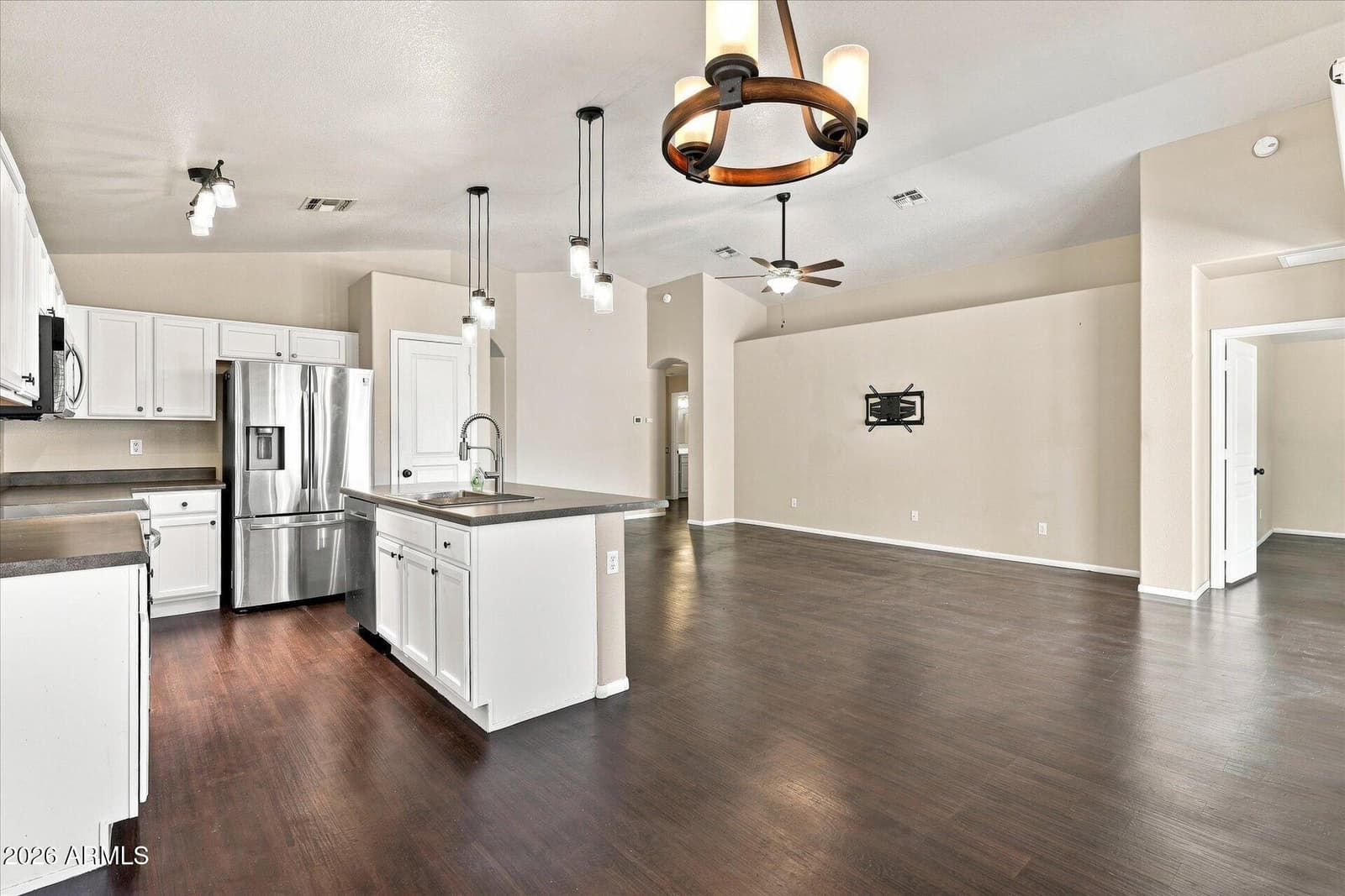 4034 W CHISUM Trail, Phoenix, AZ 85083 — photo 13 of 40