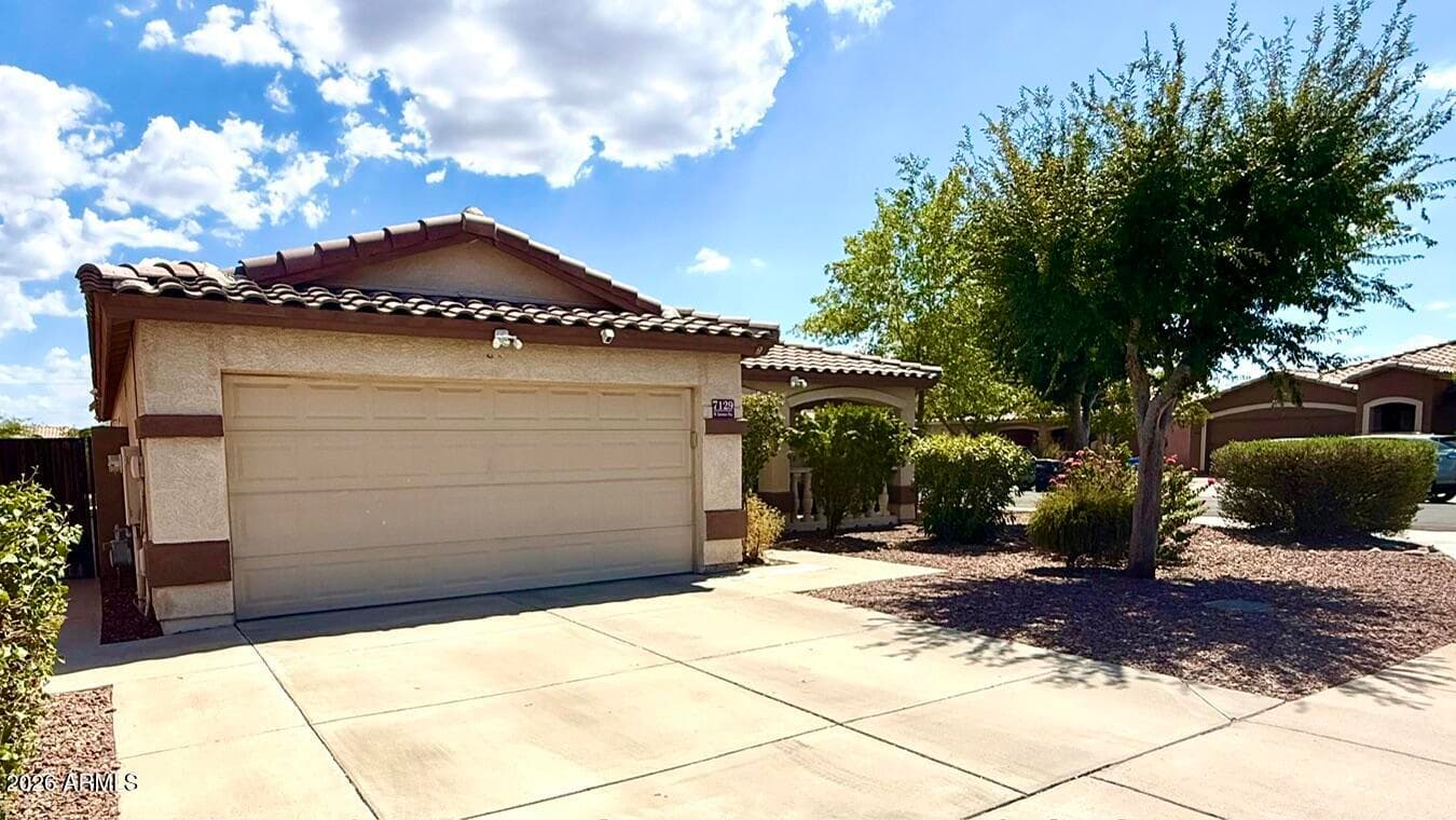 7129 W TORONTO Way, Phoenix, AZ 85043 — photo 3 of 43