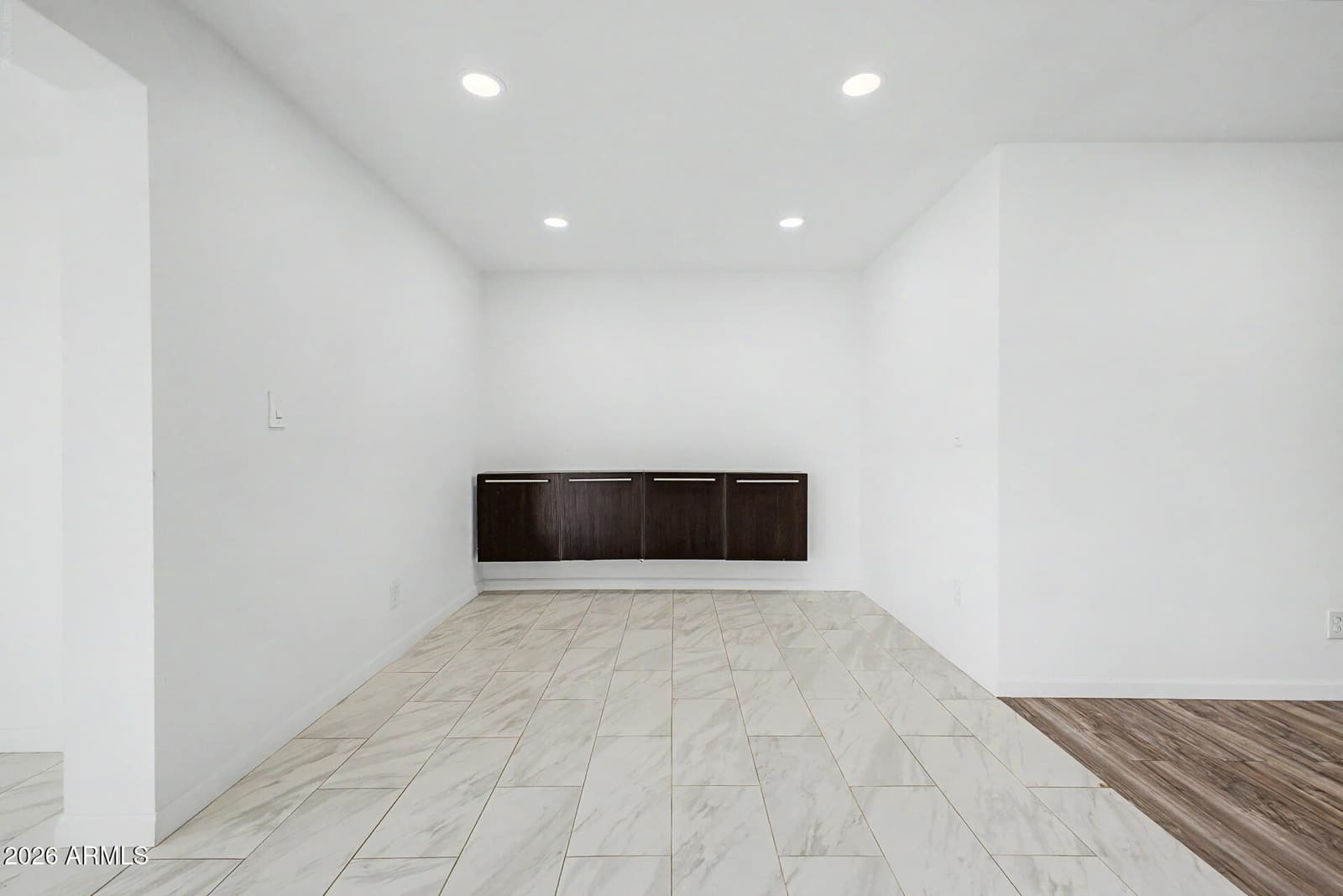 6340 W AVALON Drive, Phoenix, AZ 85033 — photo 10 of 44