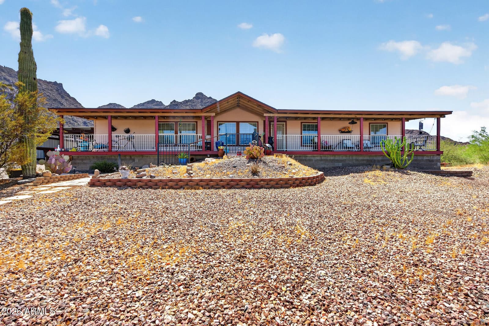 39208 S ENTERPRISE Road, Arlington, AZ 85322 — photo 2 of 22