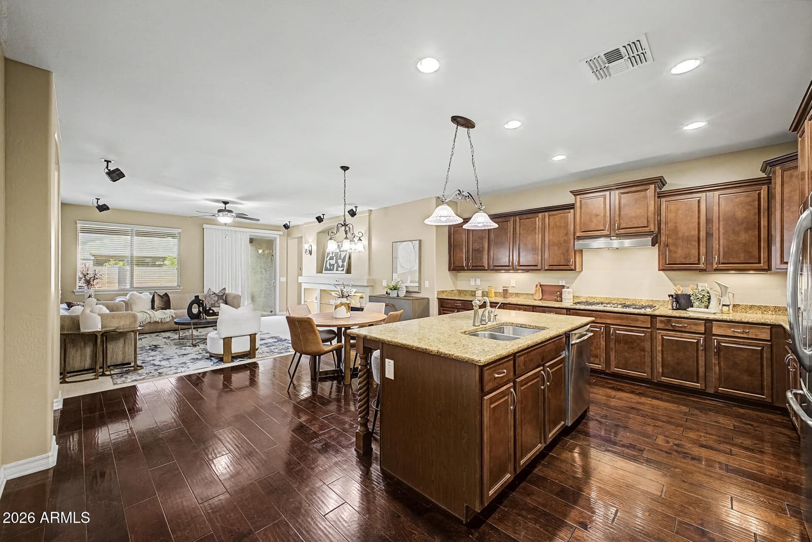 2526 E TONTO Drive, Gilbert, AZ 85298 — photo 14 of 40