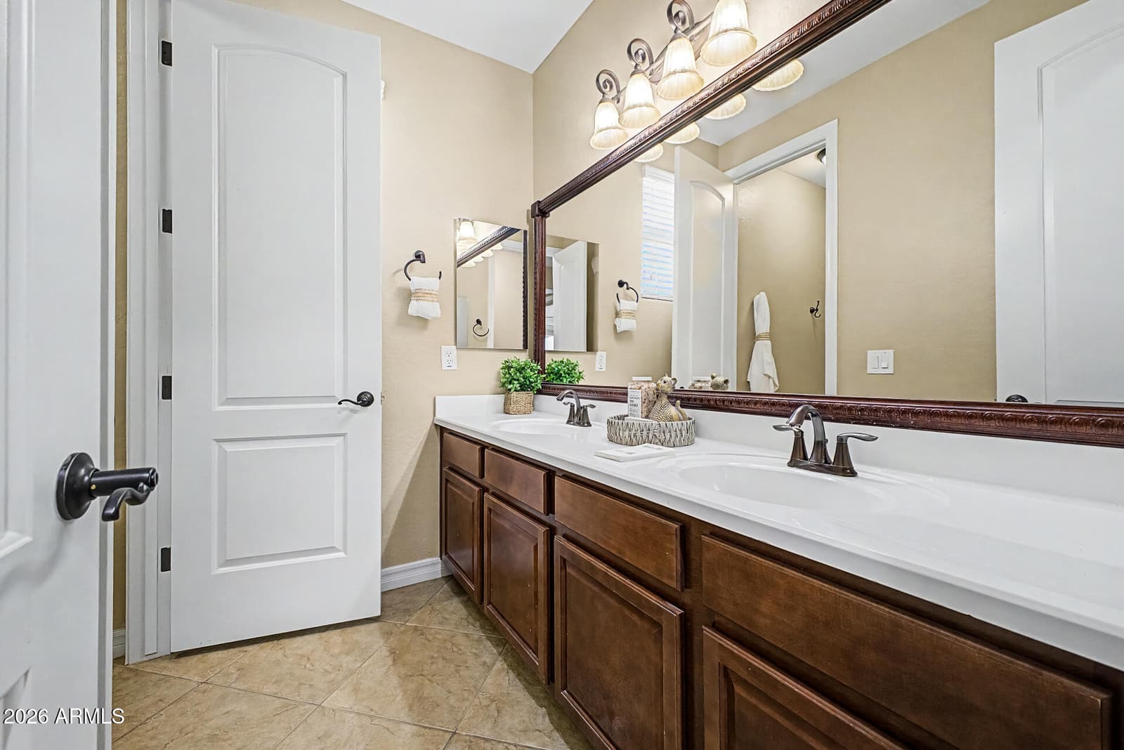2526 E TONTO Drive, Gilbert, AZ 85298 — photo 28 of 40