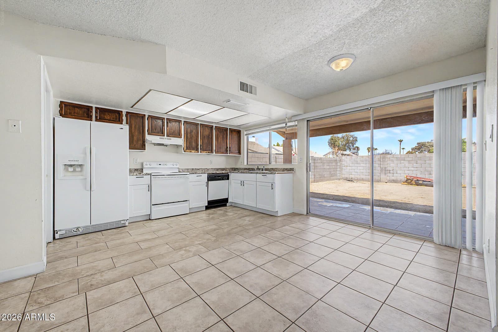 4447 N 77TH Drive, Phoenix, AZ 85033 — photo 9 of 25