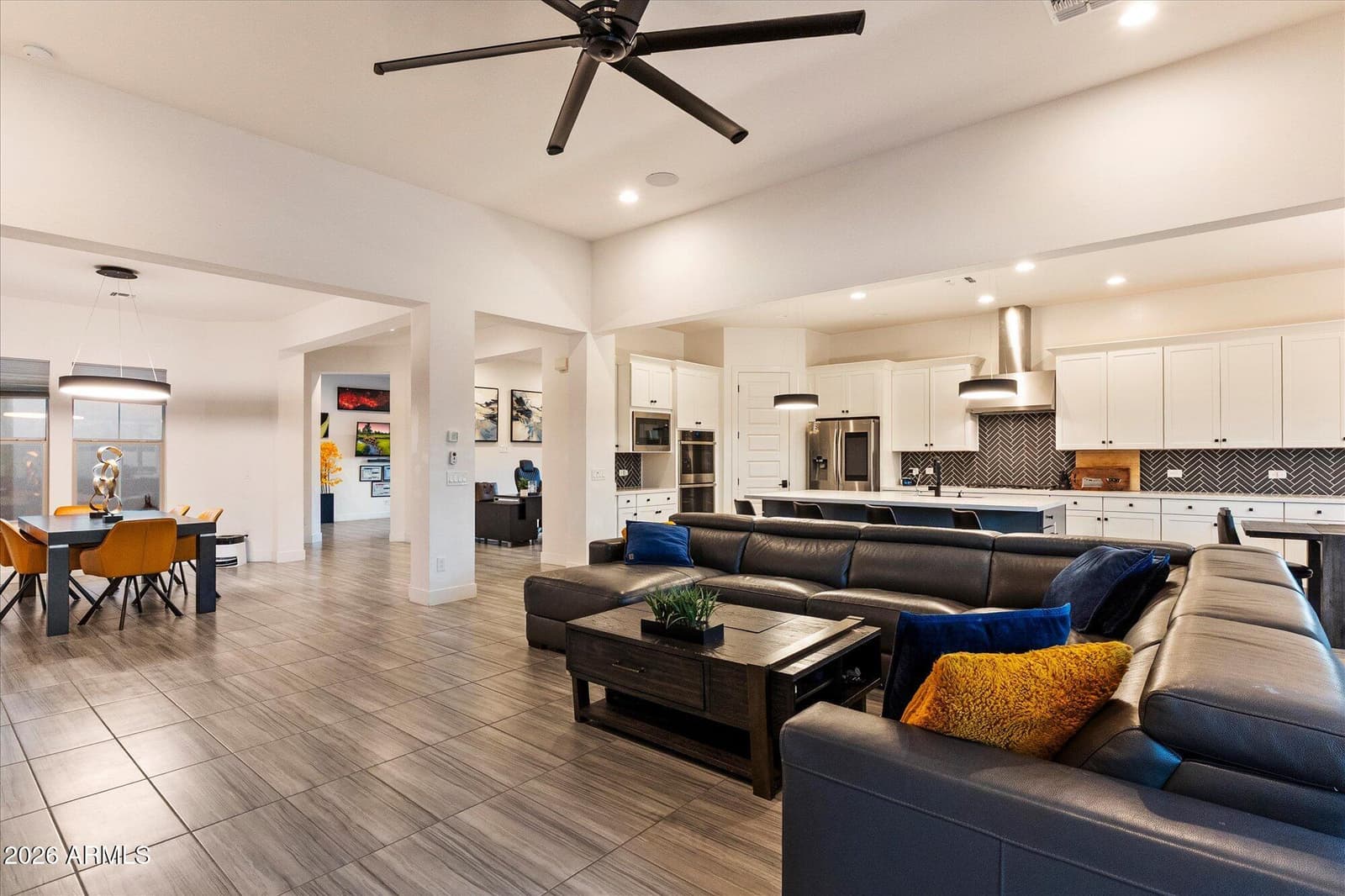2080 E AQUARIUS Place, Chandler, AZ 85249 — photo 5 of 40
