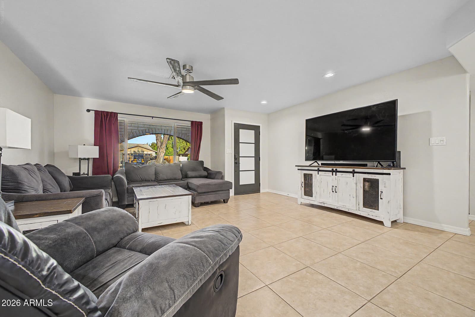 16310 N 36TH Drive, Phoenix, AZ 85053 — photo 8 of 39
