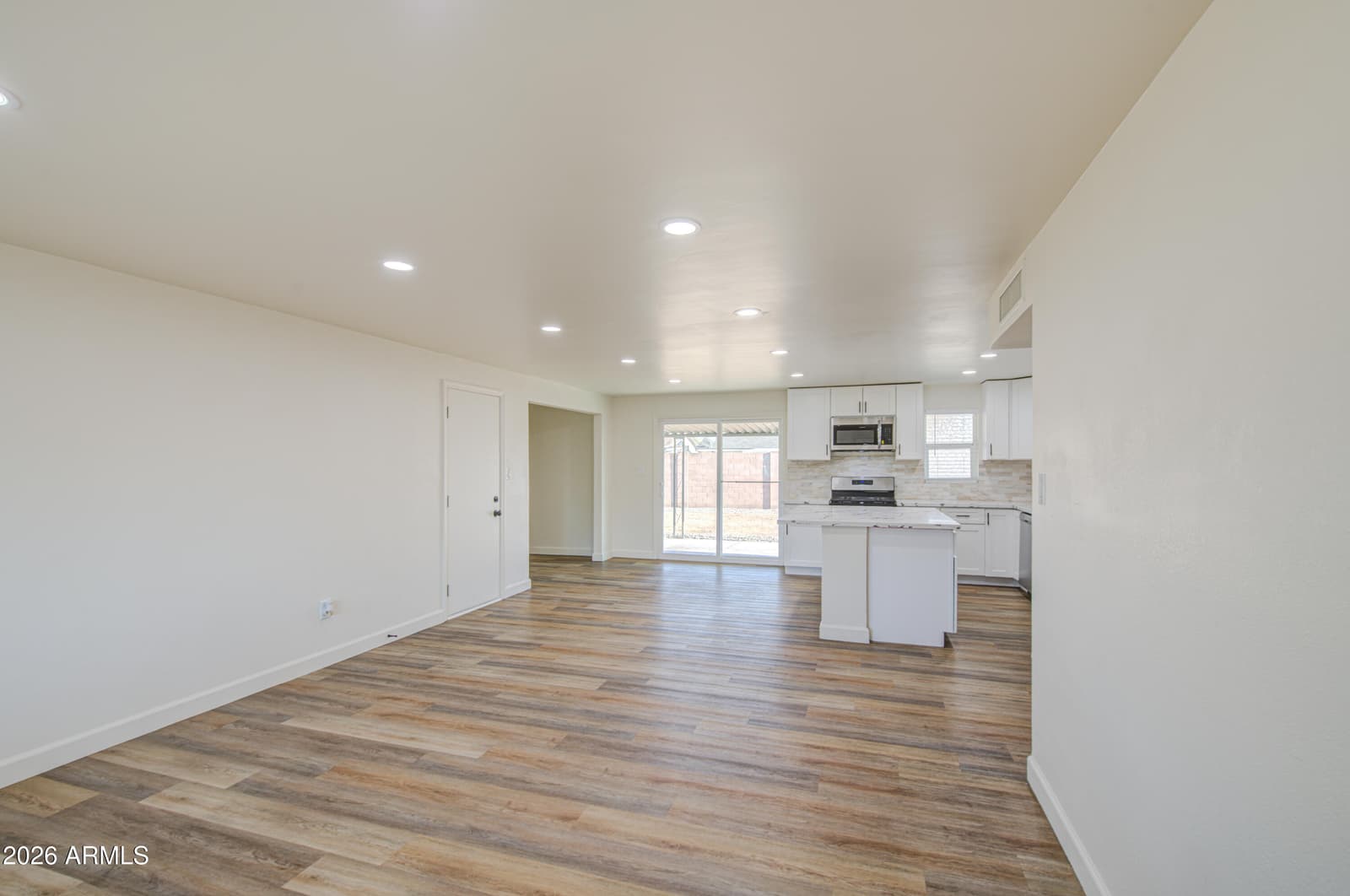6649 W CAMBRIDGE Avenue, Phoenix, AZ 85035 — photo 3 of 30