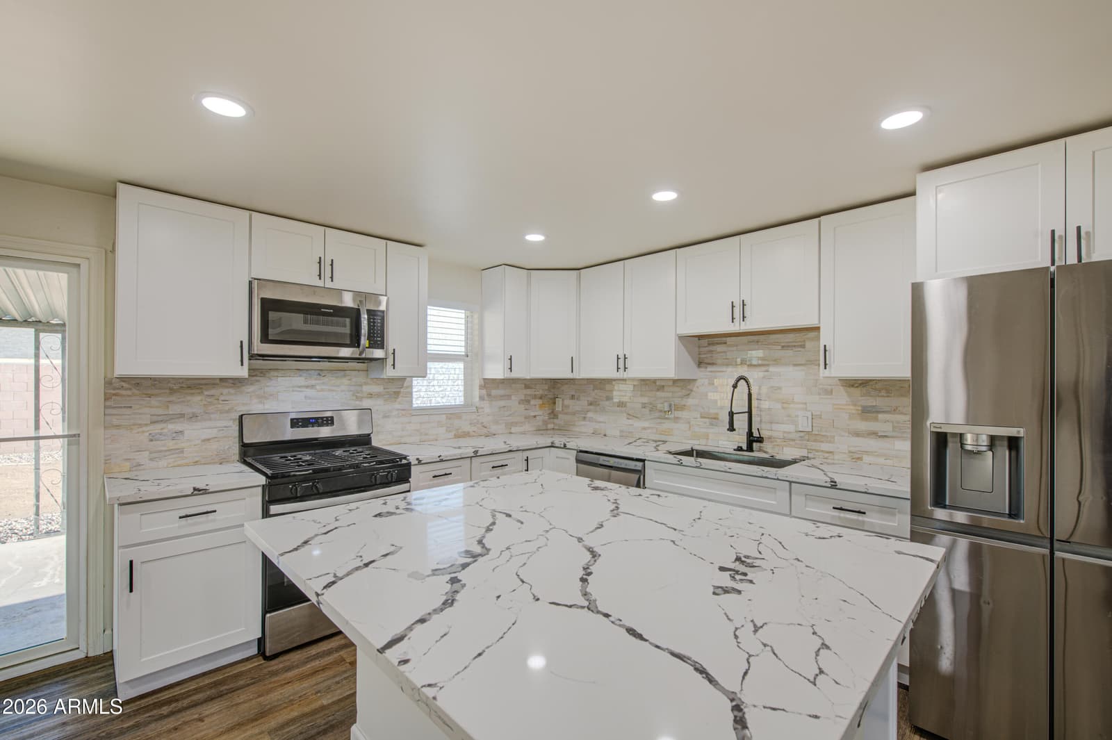6649 W CAMBRIDGE Avenue, Phoenix, AZ 85035 — photo 10 of 30