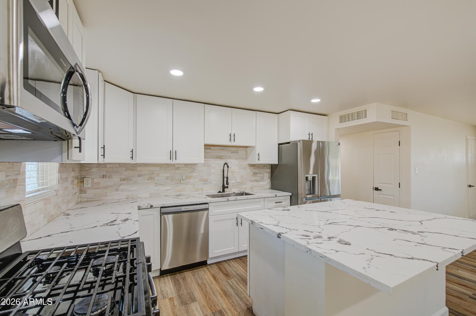 6649 W CAMBRIDGE Avenue, Phoenix, AZ 85035 — photo 11 of 30