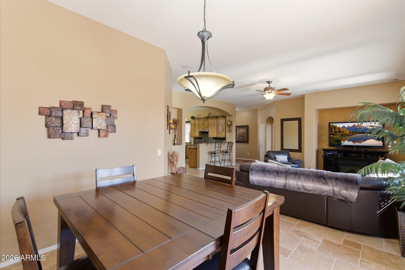 4821 E KIRKLAND Road, Phoenix, AZ 85054 — photo 6 of 28