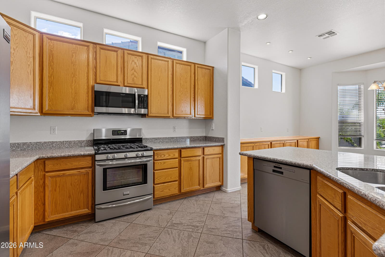 4409 E LARIAT Lane, Phoenix, AZ 85050 — photo 19 of 46