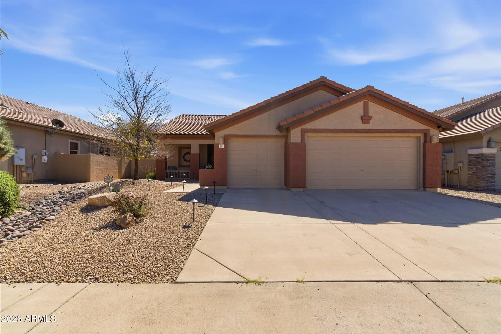 4821 E KIRKLAND Road, Phoenix, AZ 85054 — photo 24 of 28