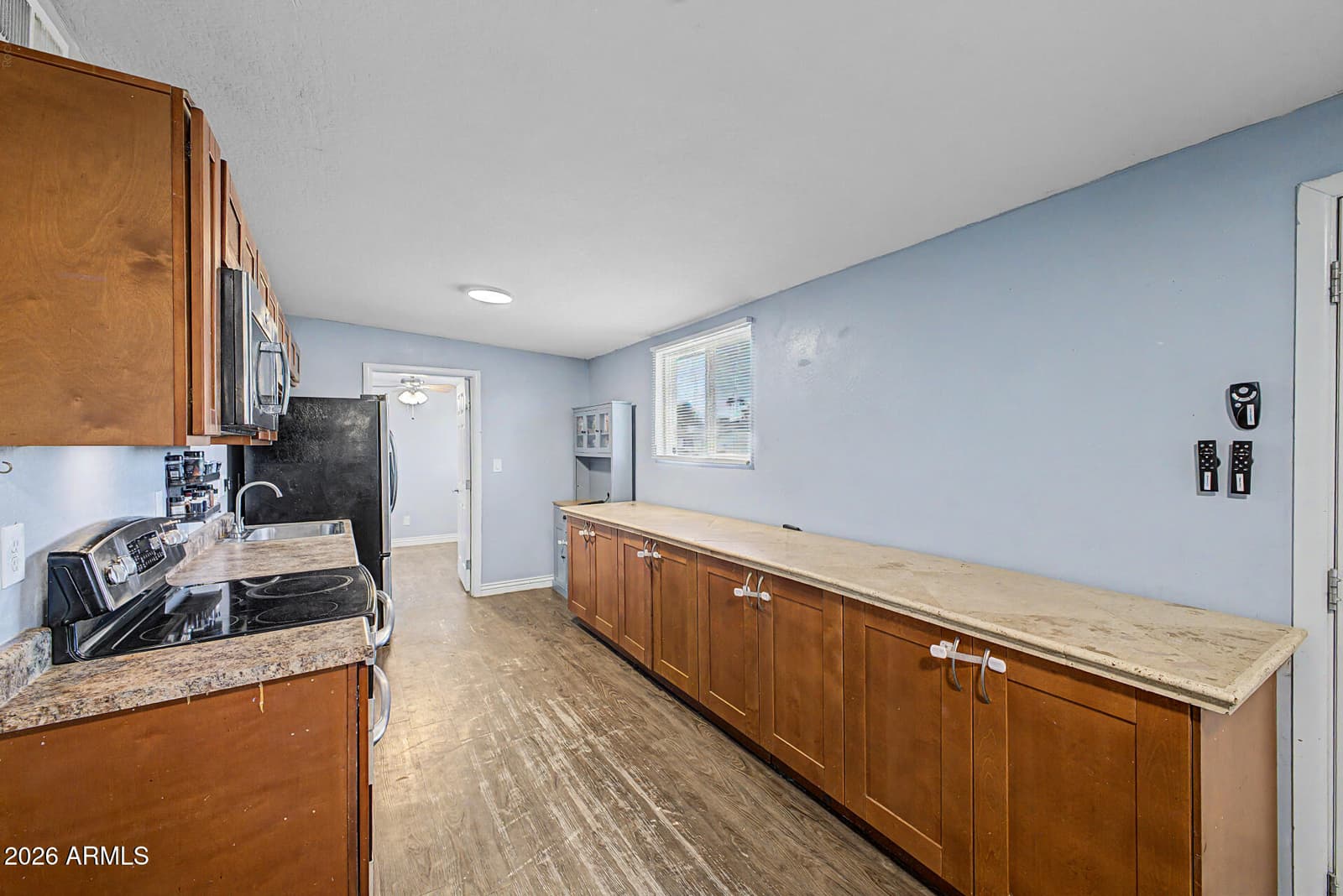 6030 S 19TH Place, Phoenix, AZ 85042 — photo 11 of 28
