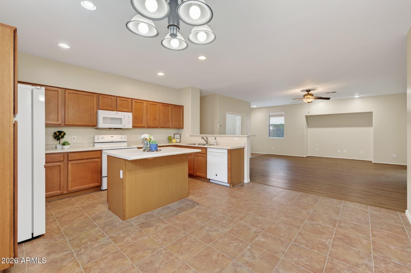 12533 W BIRD Lane, Litchfield Park, AZ 85340 — photo 10 of 36