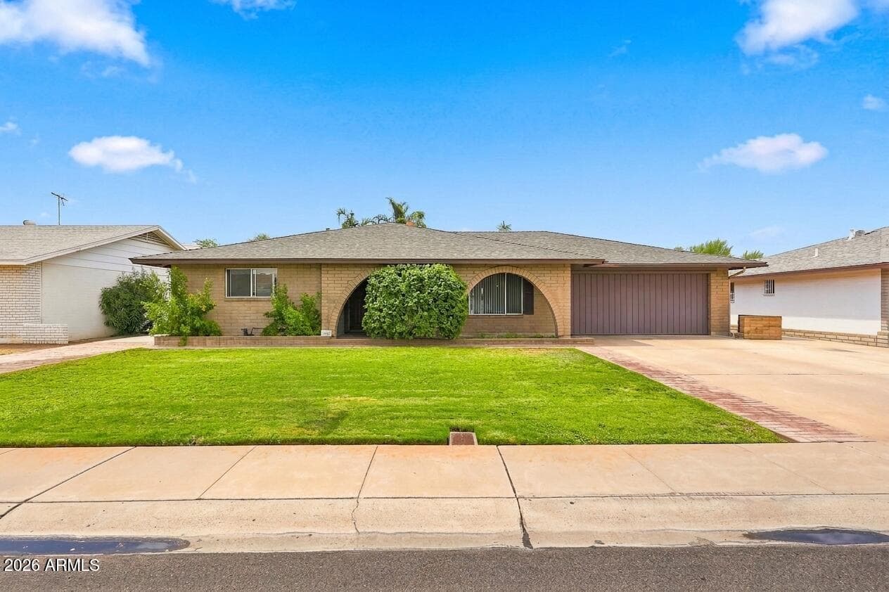 4231 W PURDUE Avenue, Phoenix, AZ 85051 — photo 2 of 37