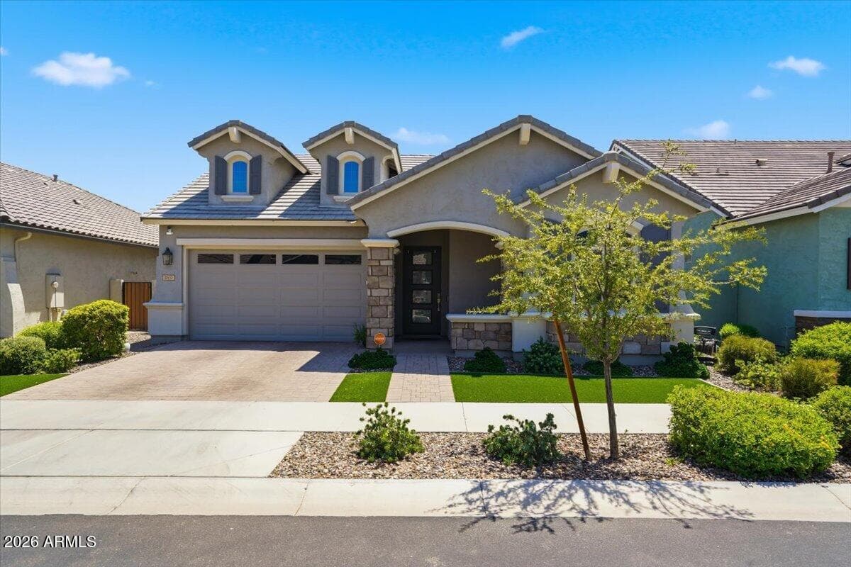 2637 S OLYMPIC Drive, Gilbert, AZ 85295 — photo 7 of 42
