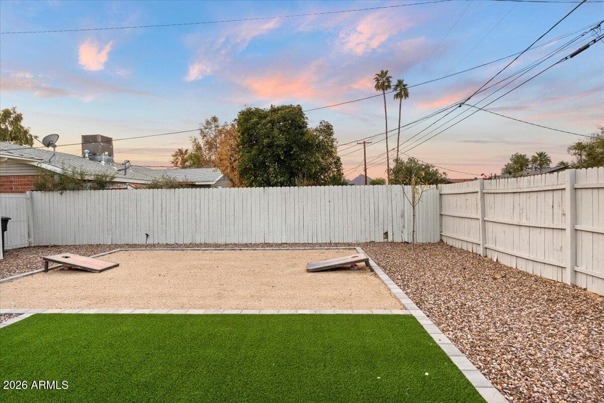 8638 E Highland Avenue, Scottsdale, AZ 85251 — photo 14 of 18