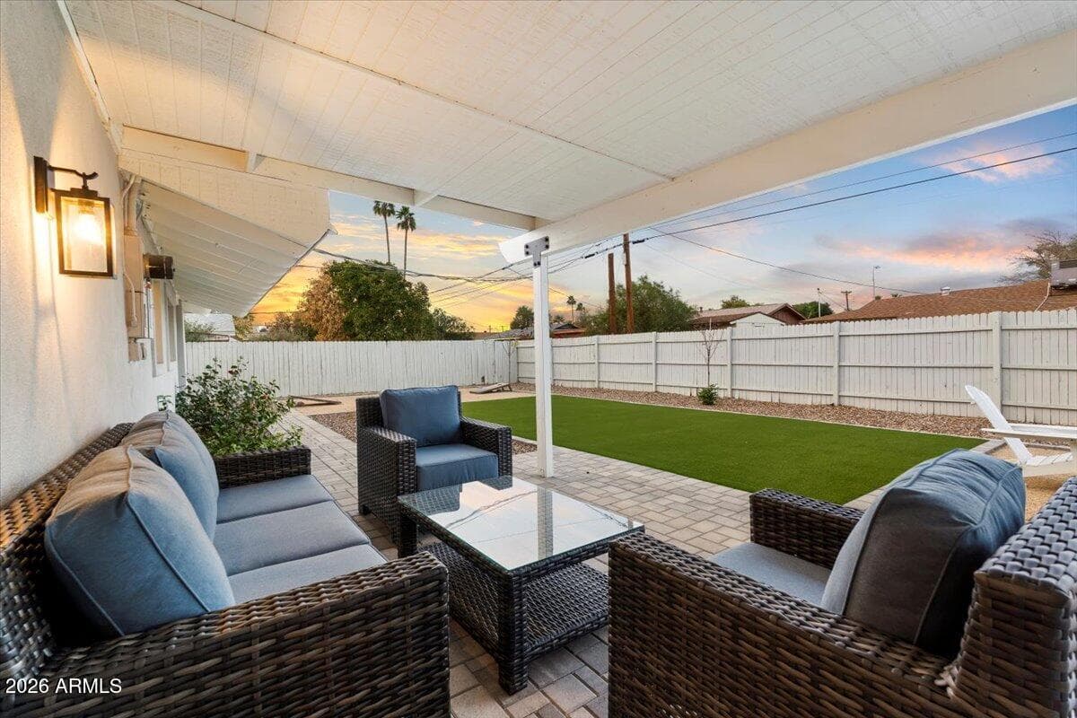 8638 E Highland Avenue, Scottsdale, AZ 85251 — photo 16 of 18