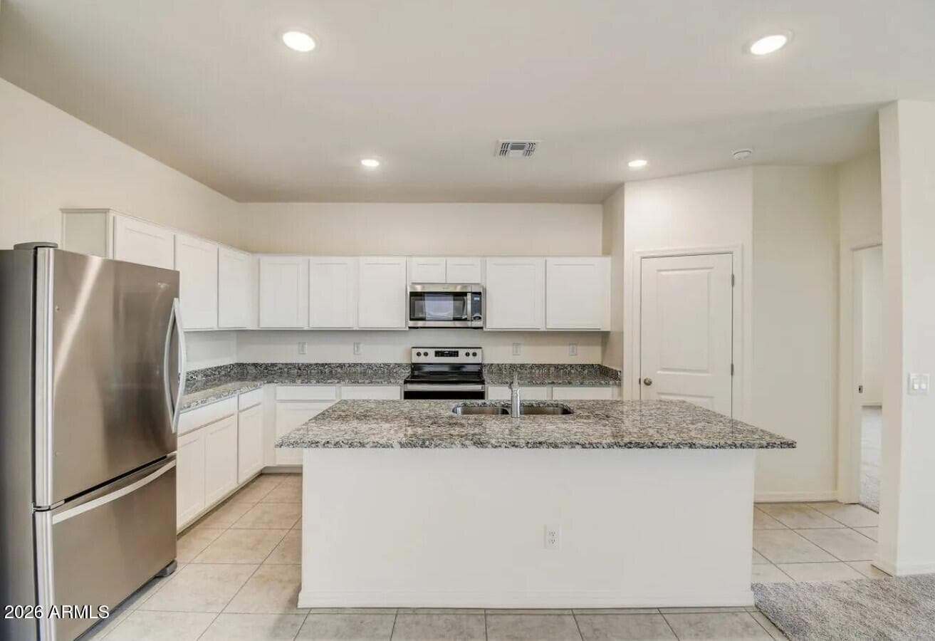 24104 W HUNTINGTON Drive, Buckeye, AZ 85326 — photo 10 of 18