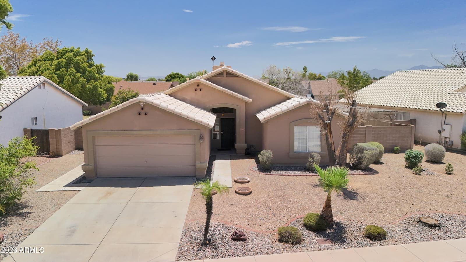 8565 W Denton Lane, Glendale, AZ 85305 — photo 9 of 38
