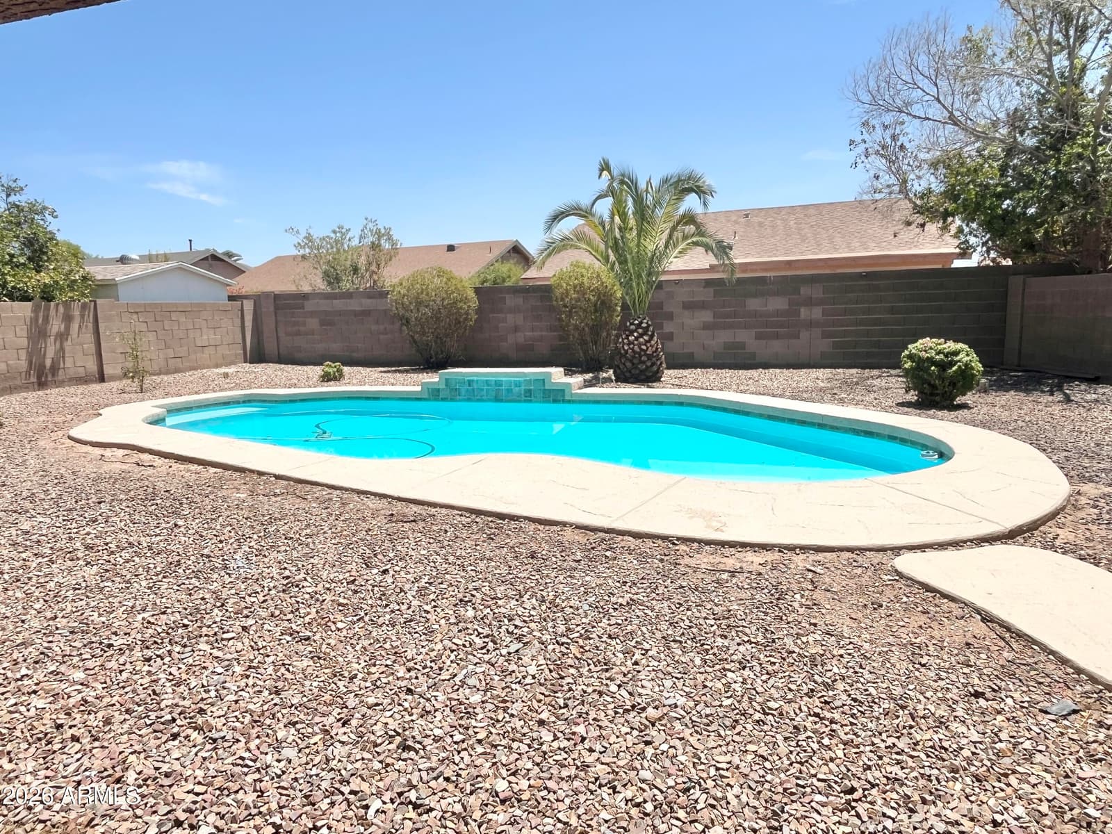 8565 W Denton Lane, Glendale, AZ 85305 — photo 5 of 38