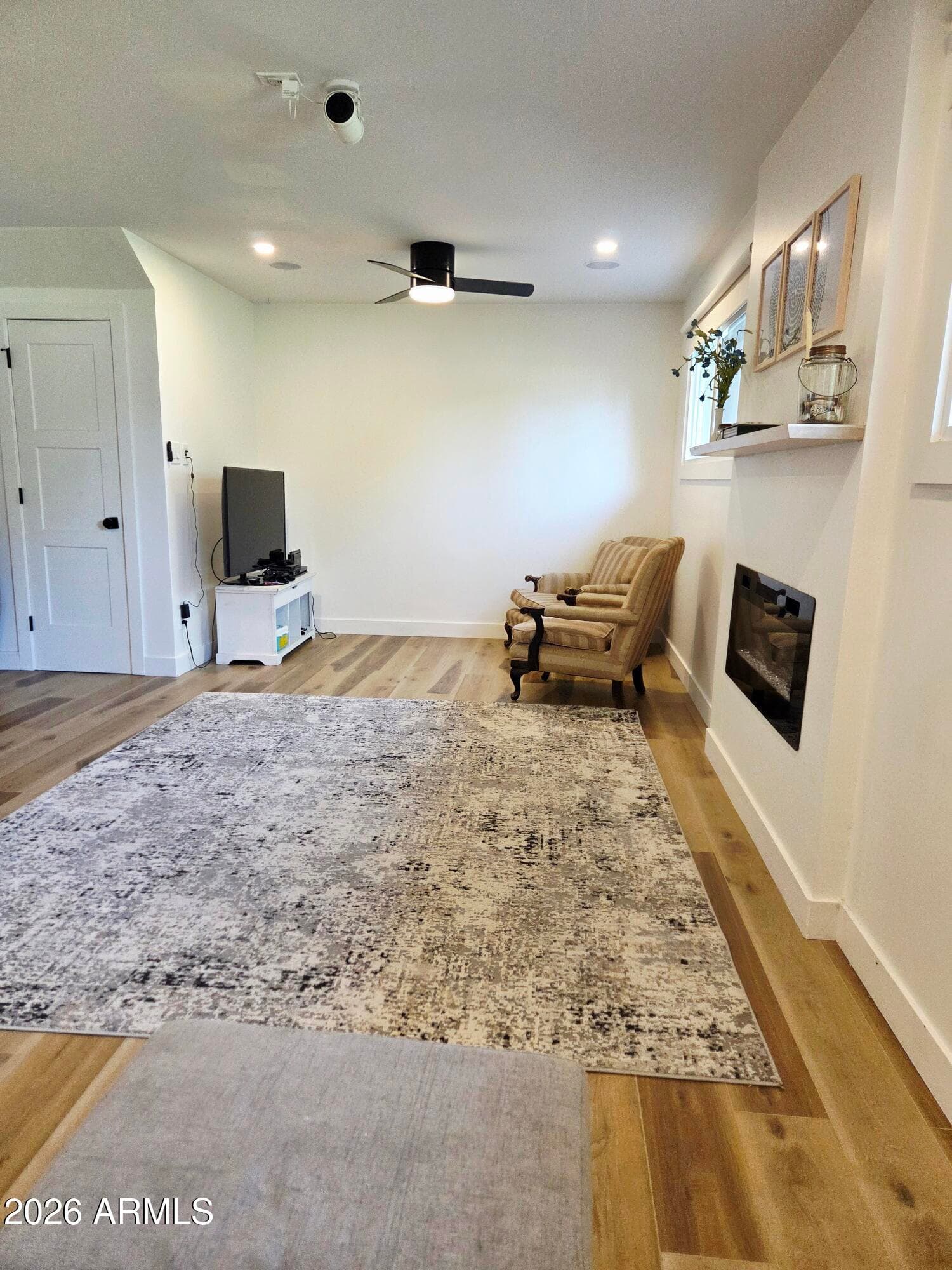 4201 W WALTANN Lane, Phoenix, AZ 85053 — photo 10 of 38