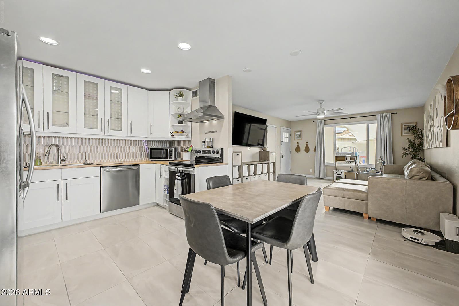 324 W SANTA CRUZ Drive, Tempe, AZ 85282 — photo 11 of 29