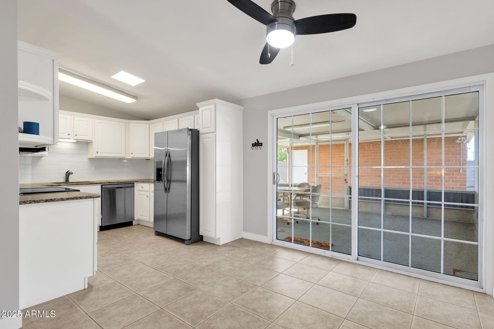 345 W MONTECITO Avenue, Phoenix, AZ 85013 — photo 12 of 39