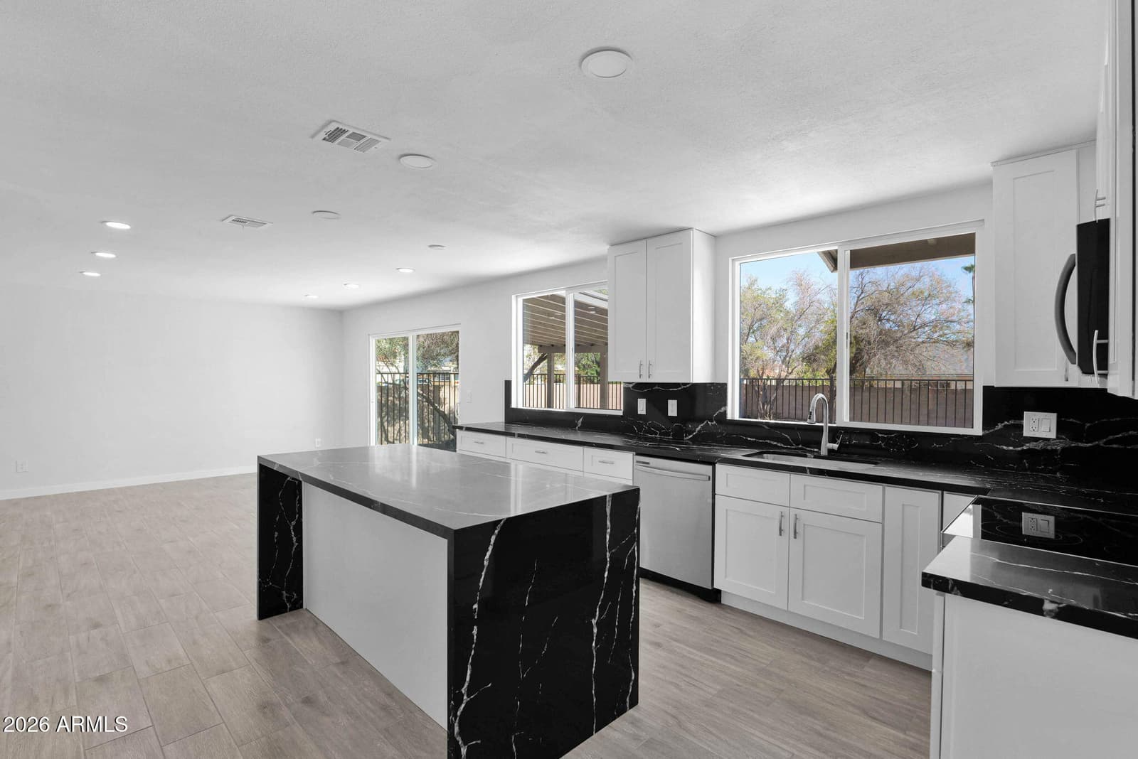 4505 W NORTH Lane, Glendale, AZ 85302 — photo 15 of 35