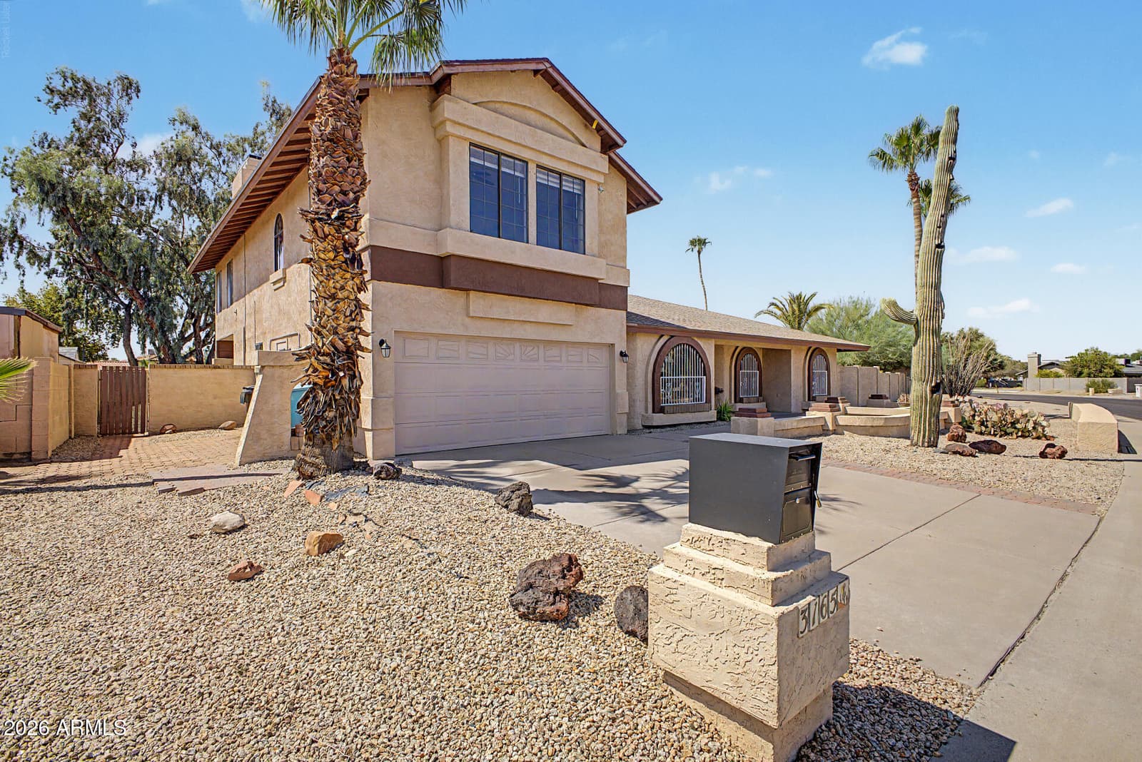3165 W MARCONI Avenue, Phoenix, AZ 85053 — photo 2 of 60