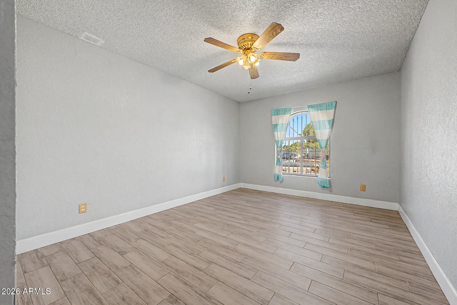 3165 W MARCONI Avenue, Phoenix, AZ 85053 — photo 33 of 60