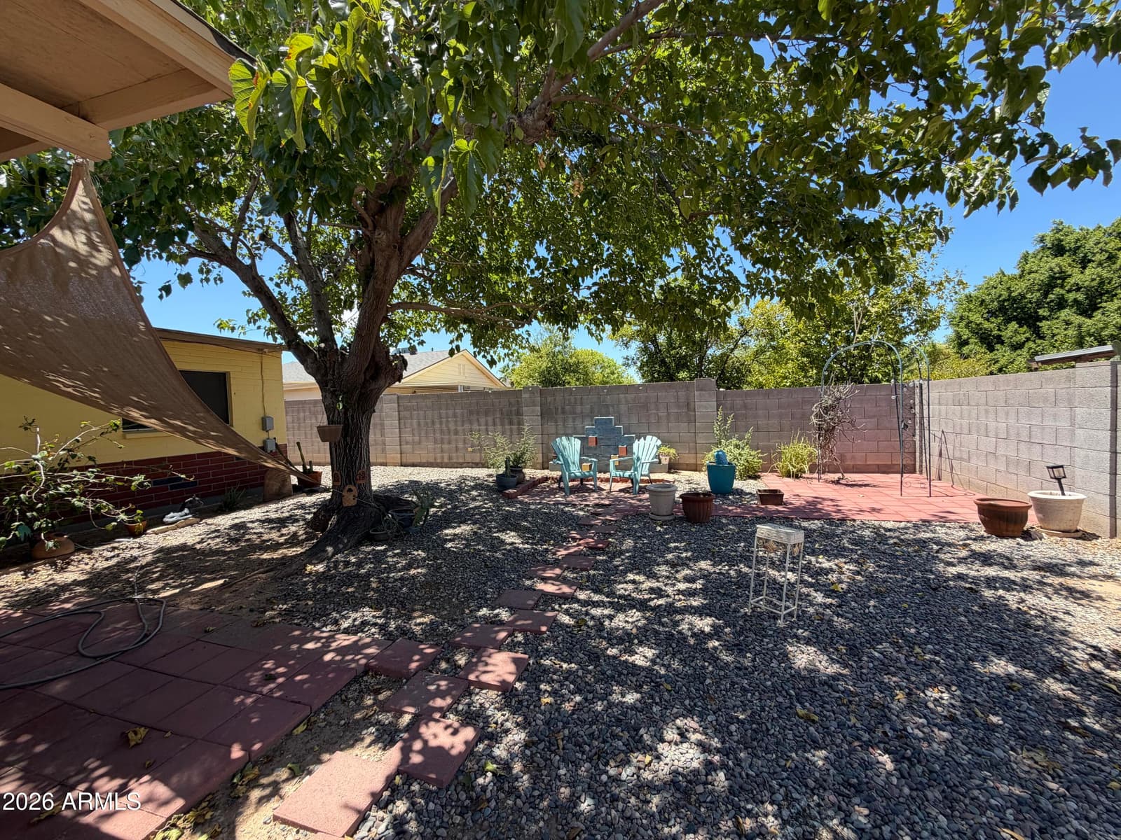 2354 E BETTY ELYSE Lane, Phoenix, AZ 85022 — photo 13 of 27