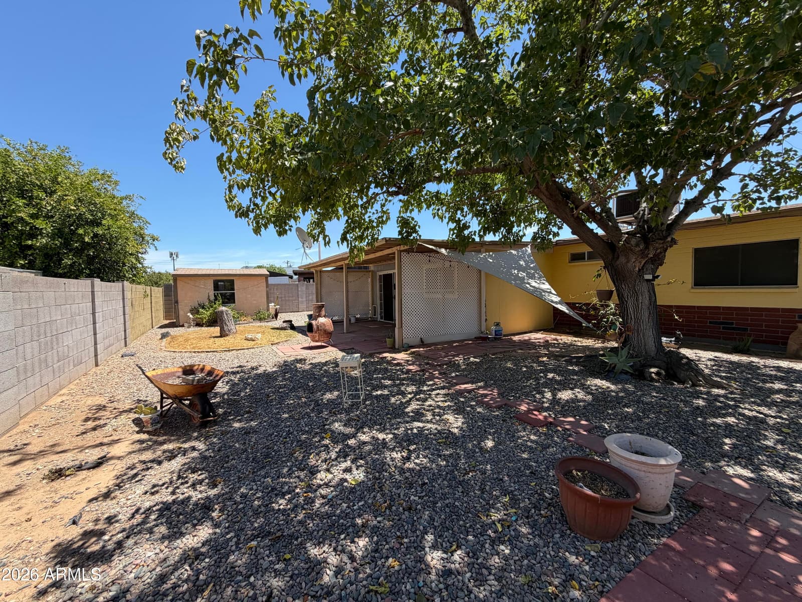 2354 E BETTY ELYSE Lane, Phoenix, AZ 85022 — photo 14 of 27