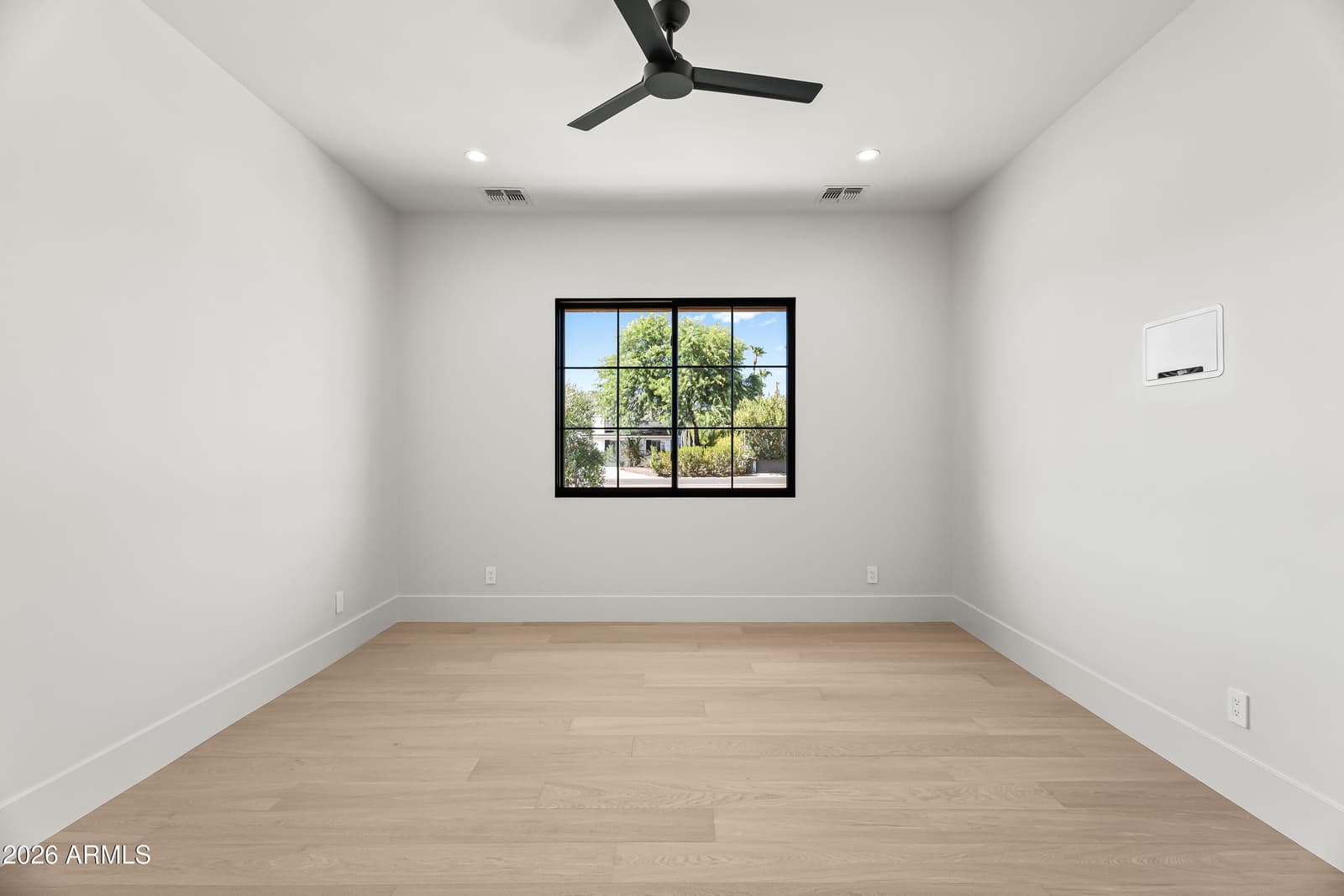 4119 E STANFORD Drive, Phoenix, AZ 85018 — photo 36 of 49