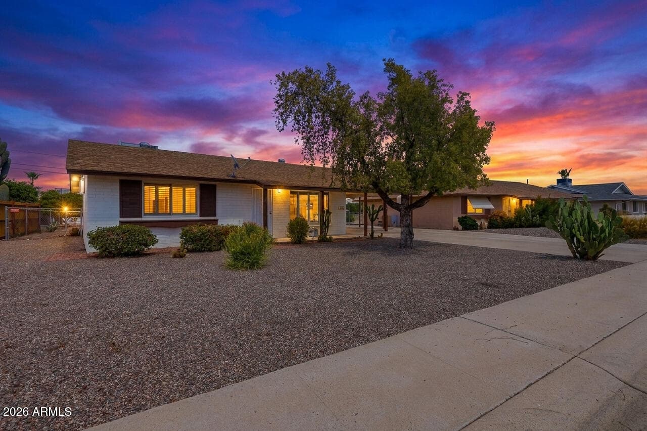11042 W Canterbury Drive, Sun City, AZ 85351 — photo 1 of 56