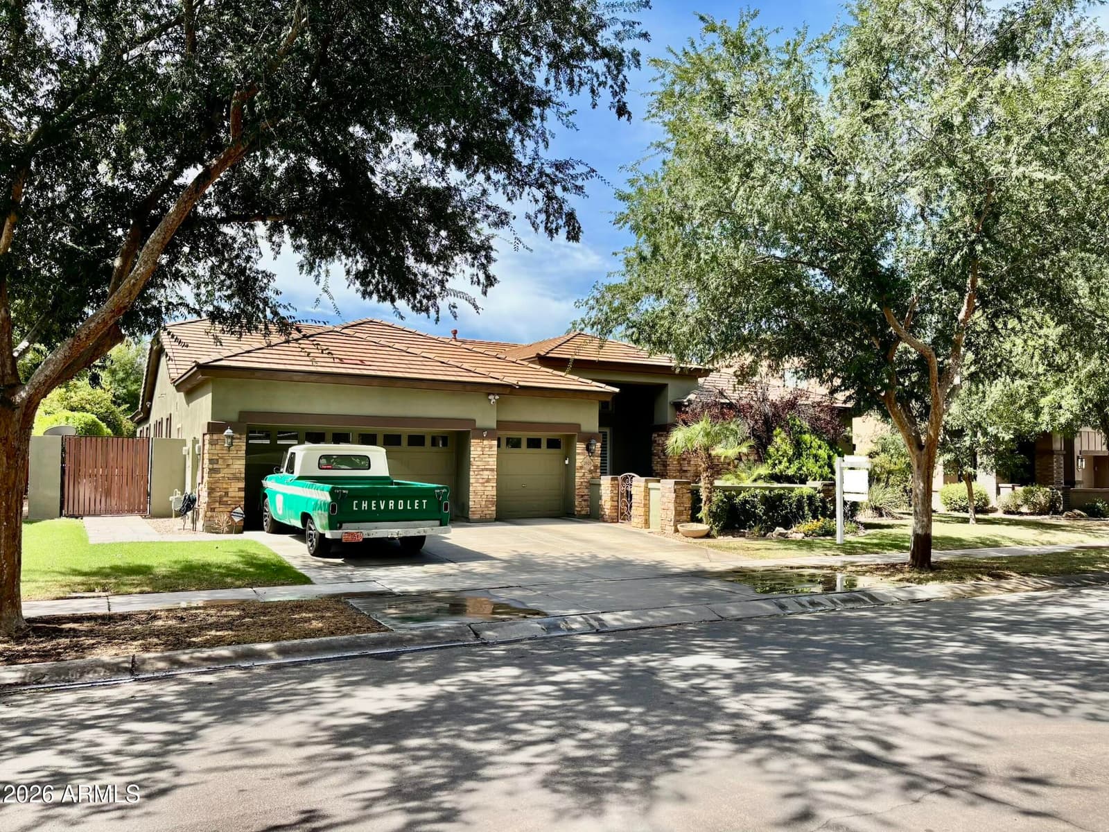 2925 E MARLENE Drive, Gilbert, AZ 85296 — photo 4 of 58