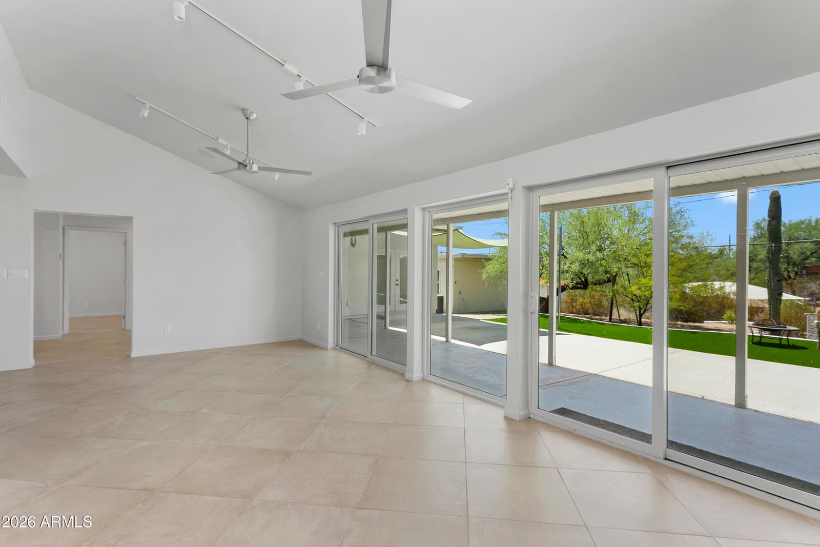35 E PAPAGO Drive, Tempe, AZ 85288 — photo 6 of 45