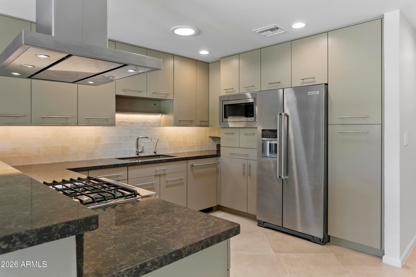 35 E PAPAGO Drive, Tempe, AZ 85288 — photo 8 of 45