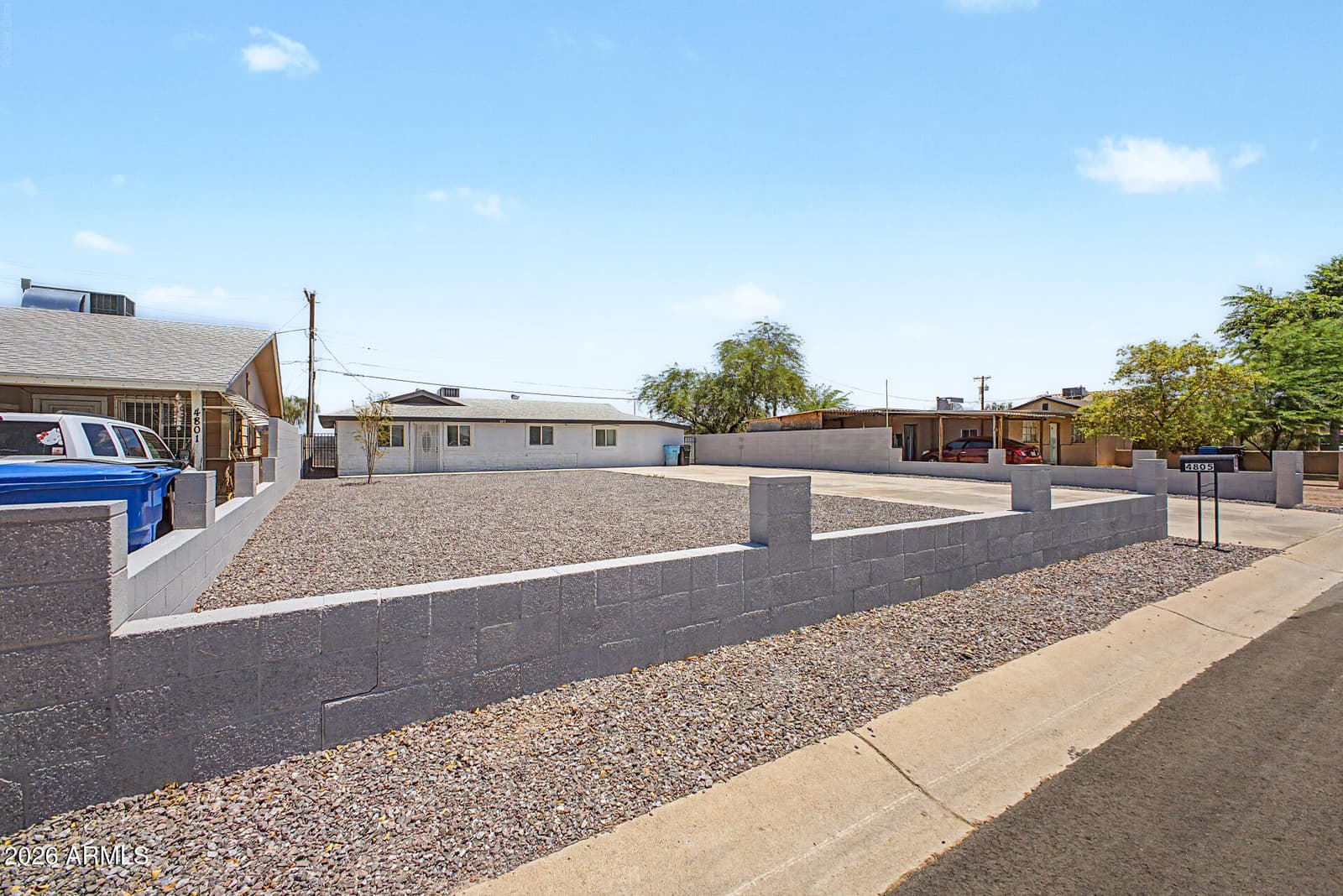 4805 S 35TH Drive, Phoenix, AZ 85041 — photo 5 of 27